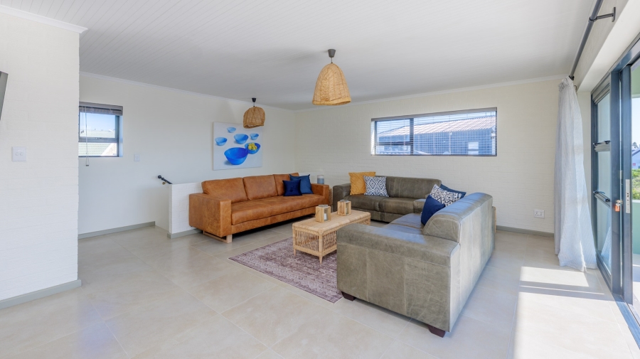 4 Bedroom Property for Sale in Struisbaai Western Cape